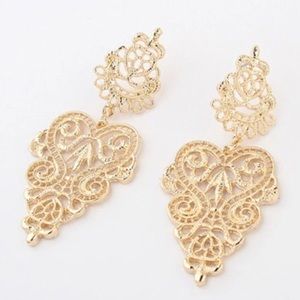 ❗️FINAL PRICE ❗️Gold Dangling Earrings